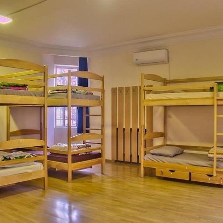 Classy And Cozy Hostel 耶烈万 外观 照片